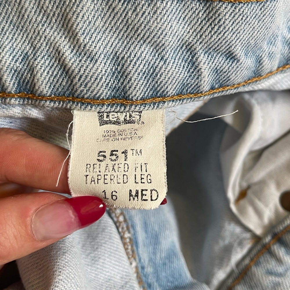 90s Vintage Levis 551 Light Wash Jeans Sz 16 - Picture 11 of 12